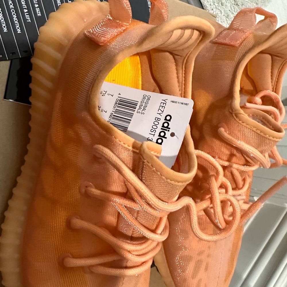 Yeezy boost 350 v2 - Picture 4 of 7